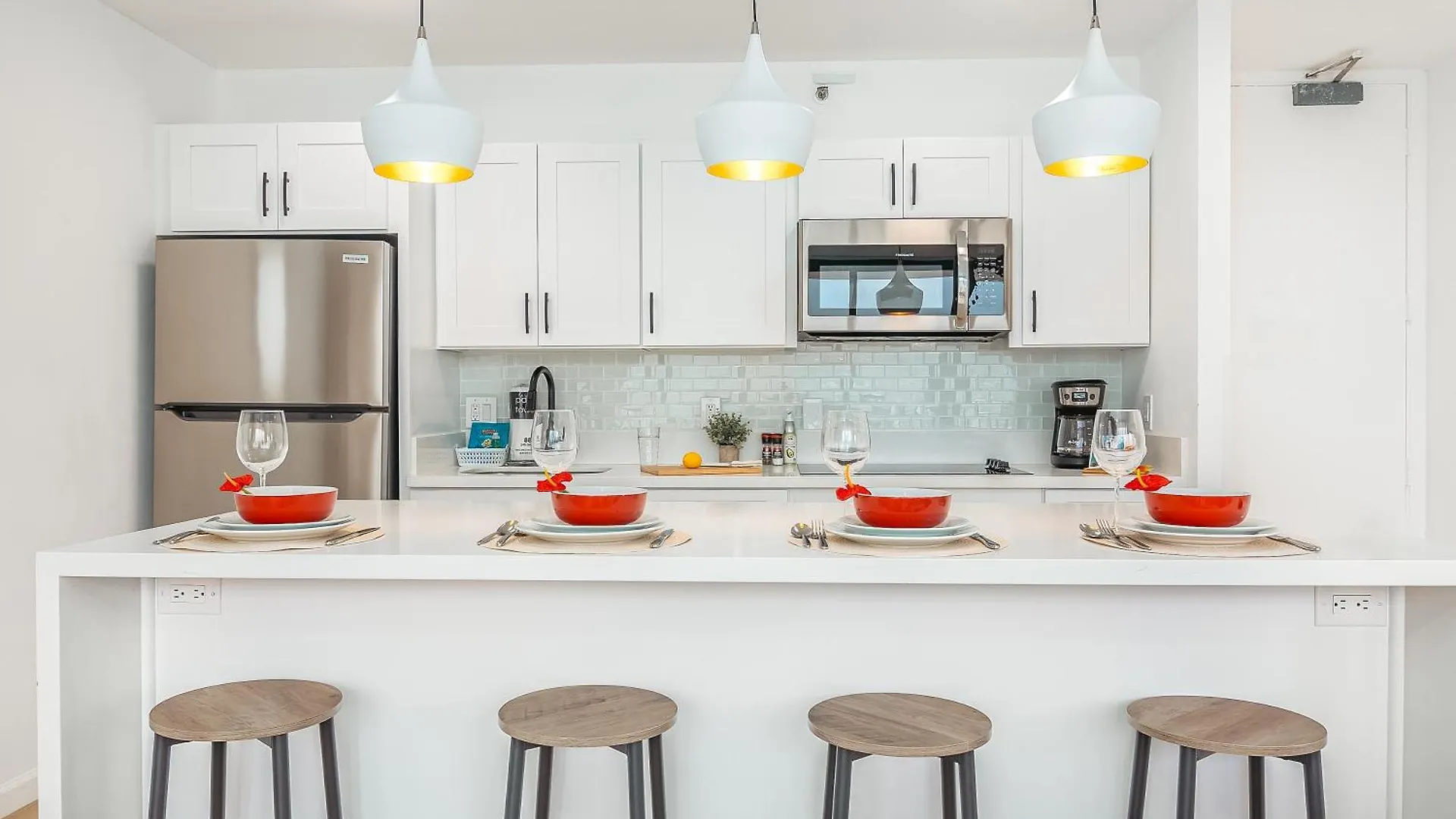 Tastefully Remodeled Apt With Mountain View & Free Parking! Χονολουλού