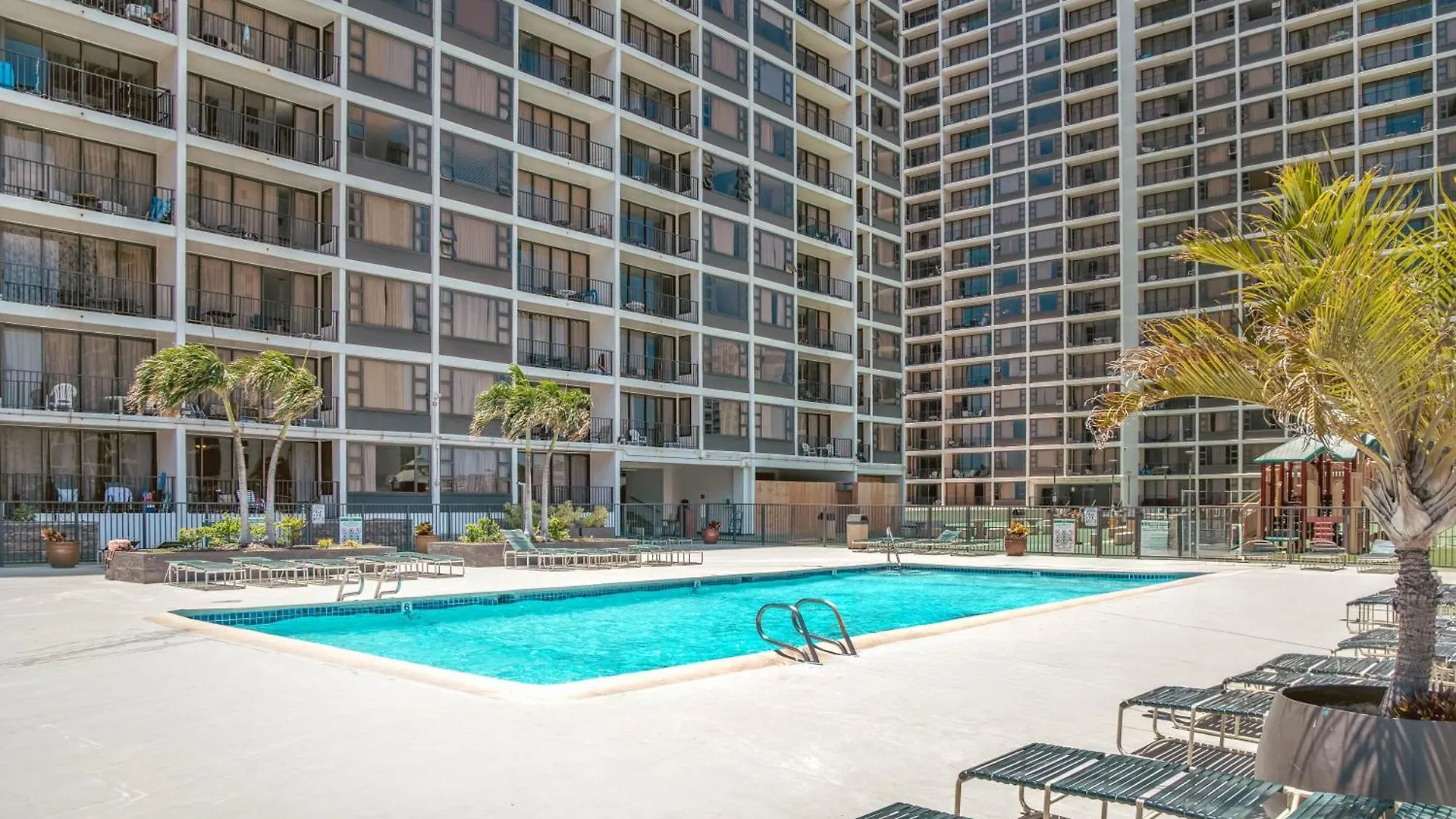 Tastefully Remodeled Apt With Mountain View & Free Parking! Χονολουλού