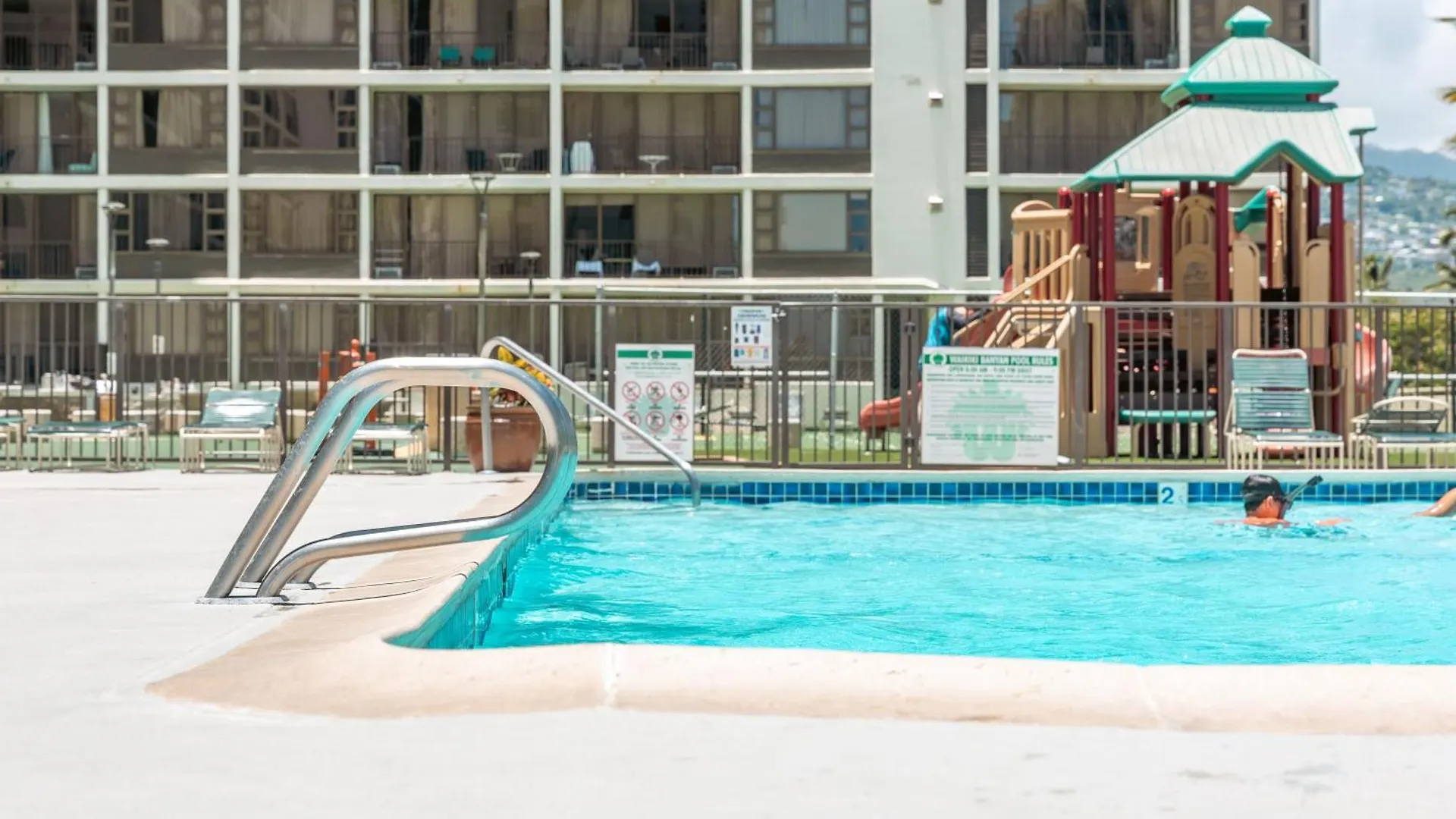 Tastefully Remodeled Apt With Mountain View & Free Parking! Χονολουλού